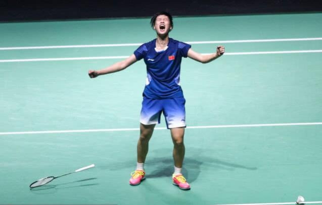 己的形象受 己的形象受