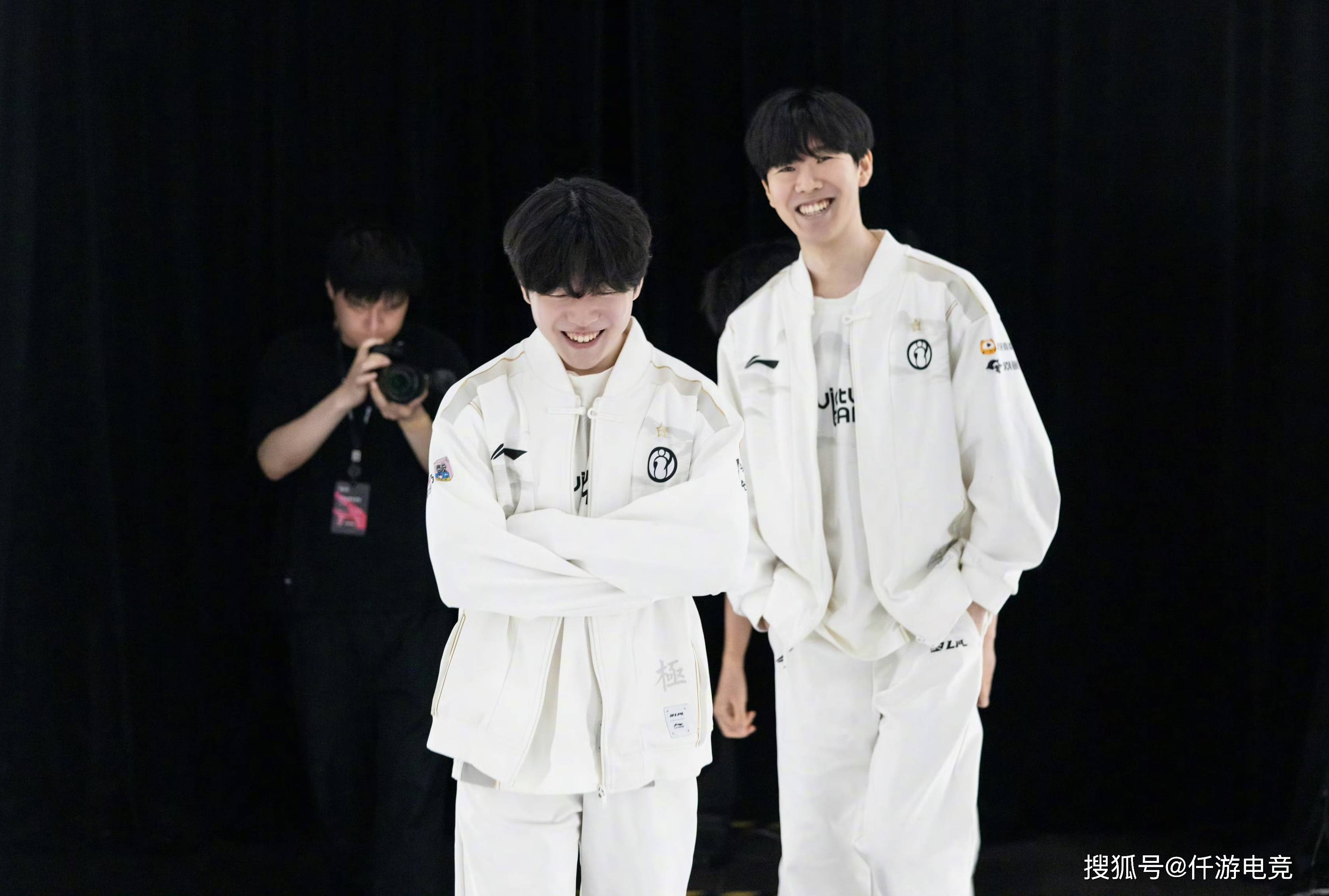 调整和加强 调整和加强