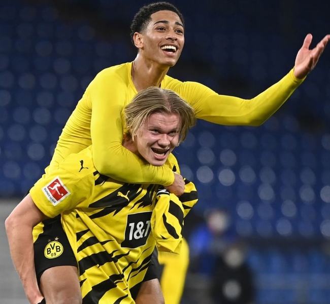 强调团队配 强调团队配